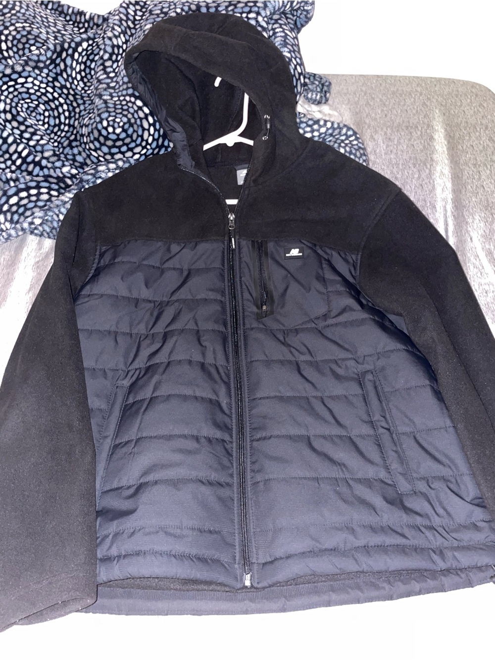 New balance men Hooded Quilted Jacket size Large